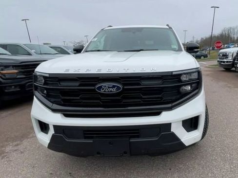 New 2026 Ford Expedition Active image 7