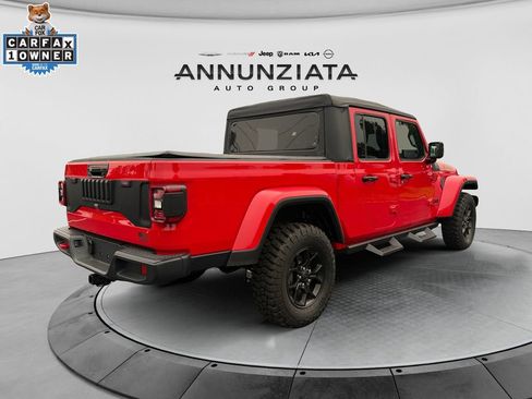 Used 2025 Jeep Gladiator Sport AWD/4WD image 5