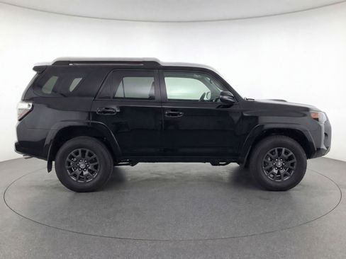 Used 2025 Toyota 4Runner SR5 RWD image 11