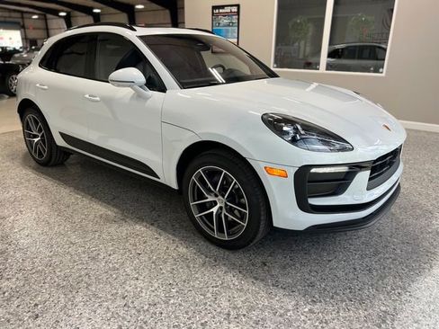 Used 2023 Porsche Macan Turbo image 12