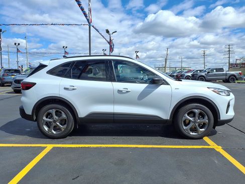 Used 2025 Ford Escape ST-Line w/ Cold Weather Package AWD/4WD image 23