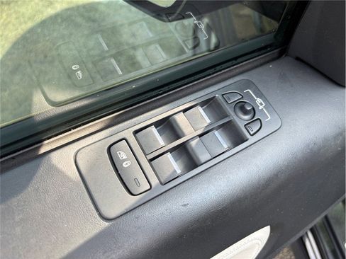 Used 2022 Land Rover Discovery Sport SE R-Dynamic image 21