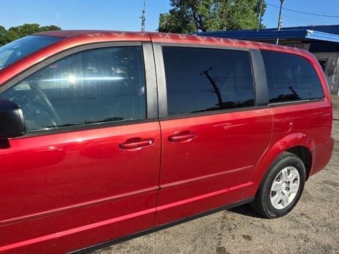 Used 2009 Dodge Grand Caravan SE w/ Climate Group FWD image 2