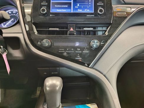 Used 2024 Toyota Camry SE FWD image 24