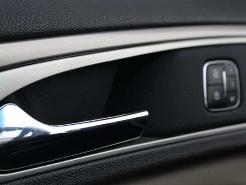 Used 2020 Lincoln MKZ image 13