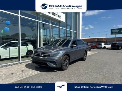 Used 2023 Volkswagen Tiguan SE w/ Panoramic Sunroof Package