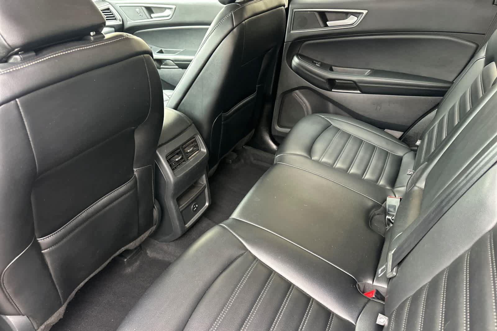 Used 2021 Ford Edge SEL w/ Cargo Accessory Package AWD/4WD image 4