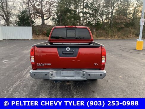 Used 2015 Nissan Frontier SV w/ SV Value Truck Package image 5