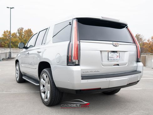 Used 2019 Cadillac Escalade Luxury image 5