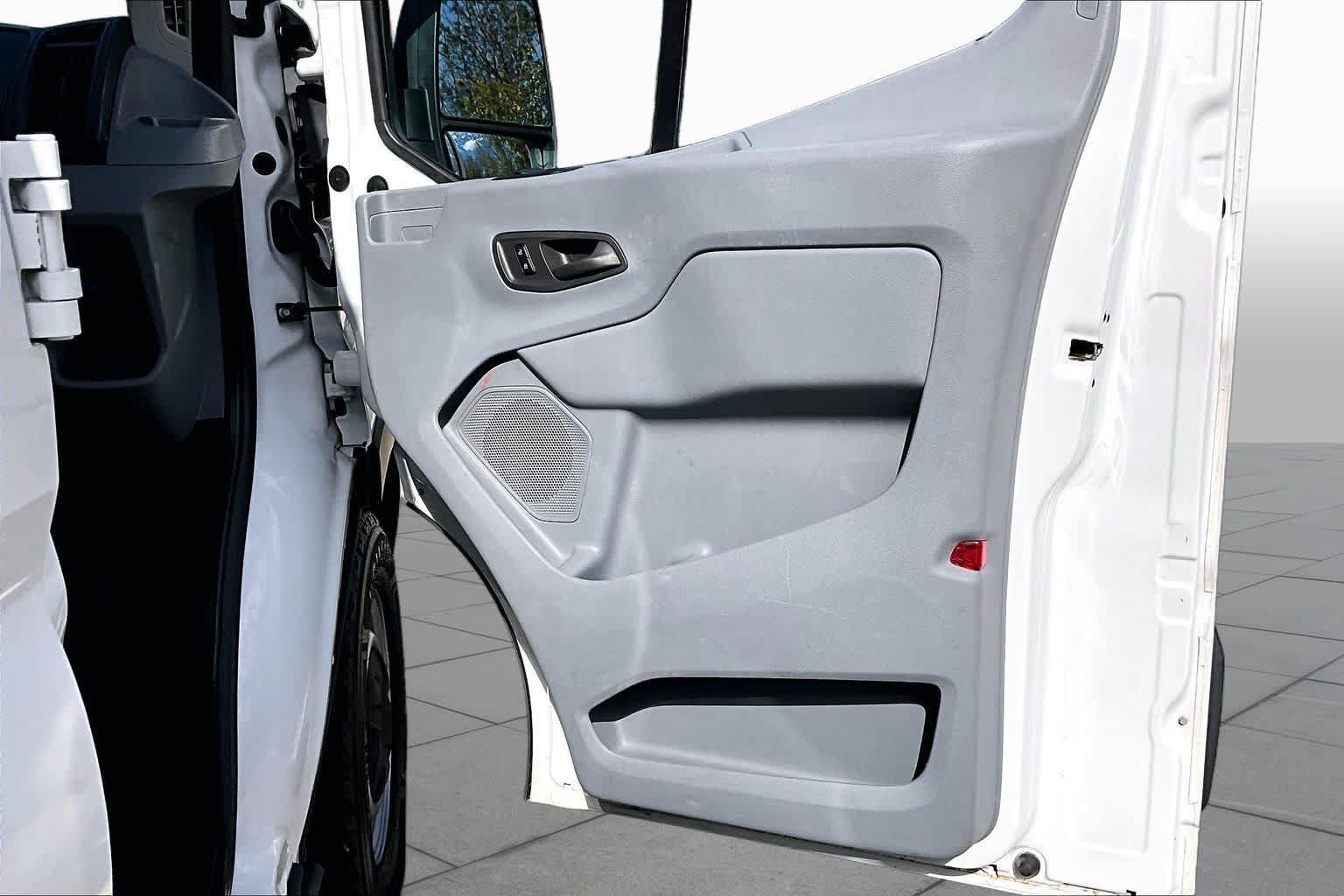 Used 2016 Ford Transit 150 130 Low Roof RWD image 22