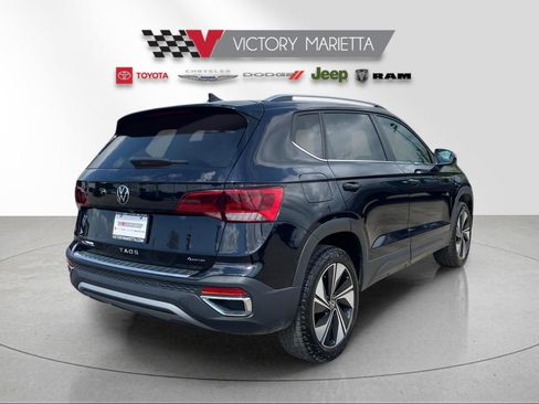 Used 2024 Volkswagen Taos SE AWD/4WD image 5