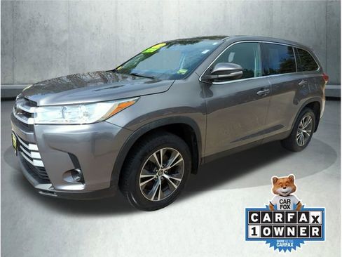 Used 2019 Toyota Highlander LE AWD/4WD image 1