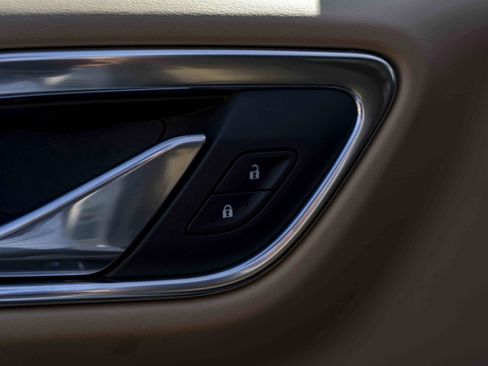 Used 2024 Chevrolet Suburban Premier w/ Premium Package 2 image 38