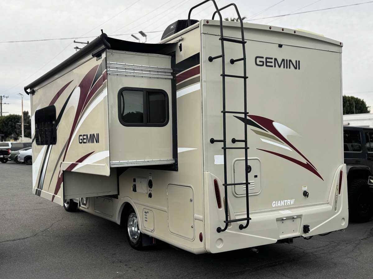 Used 2019 Ford Transit 350 156 DRW w/ Motorhome Prep Package RWD image 3