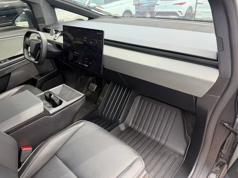 Used 2024 Tesla Cybertruck AWD Crew Cab image 16