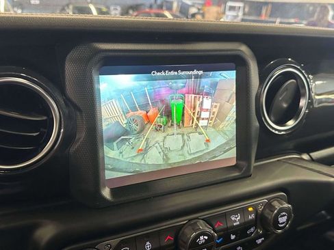 Used 2021 Jeep Wrangler Unlimited Rubicon w/ Trailer Tow Package image 27