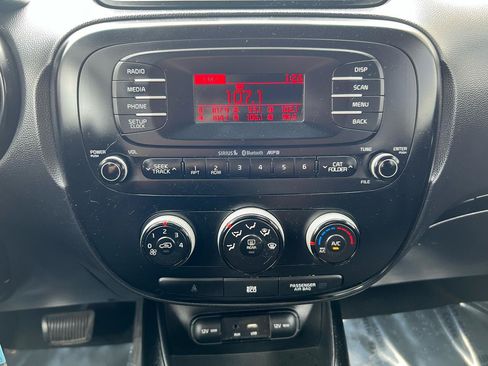 Used 2015 Kia Soul FWD image 19