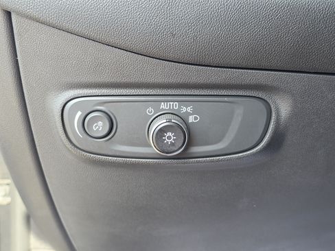 Used 2022 Chevrolet Equinox LT FWD image 34