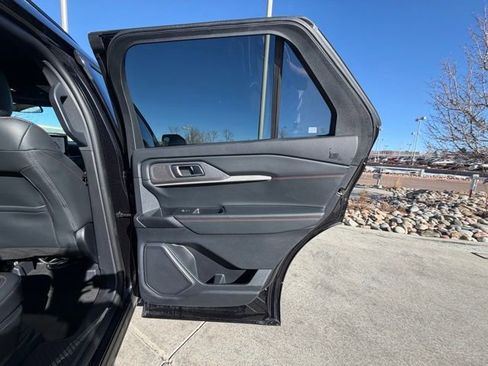 Used 2025 Ford Explorer ST-Line w/ ST-Line Street Pack image 26
