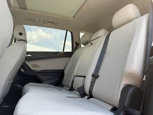 Used 2019 Volkswagen Tiguan SEL FWD image 24