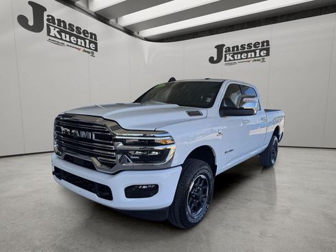 Used 2026 RAM 2500 Laramie AWD/4WD image 6