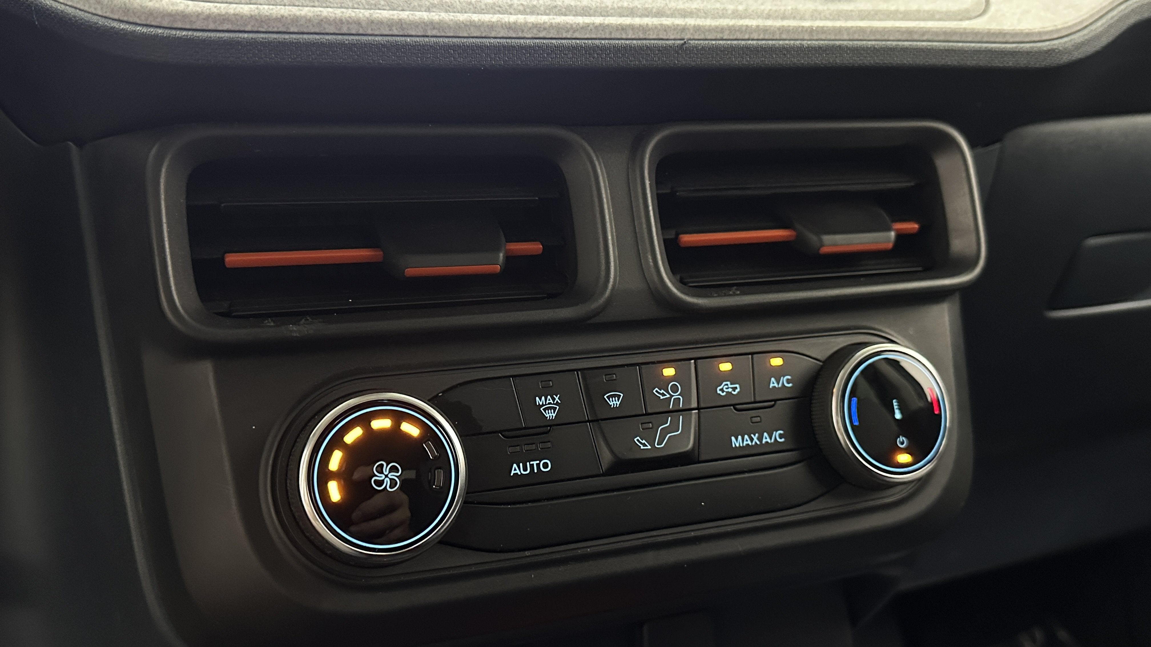 Used 2023 Ford Maverick XLT FWD image 18