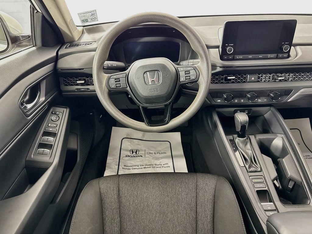 Used 2023 Honda Accord EX image 28