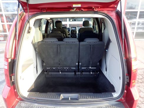 Used 2009 Dodge Grand Caravan SXT w/ Entertainment Group 2 image 18