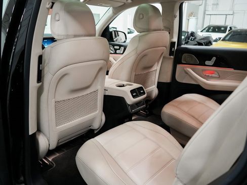 Used 2021 Mercedes-Benz GLS 580 4MATIC image 20