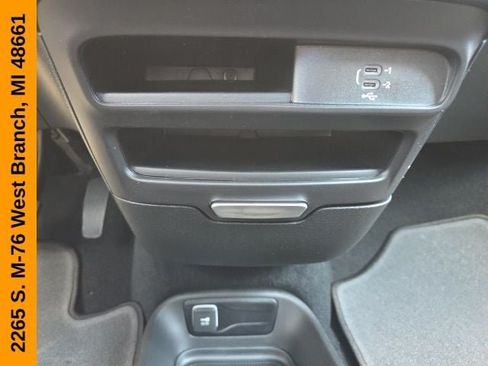 New 2027 Chrysler Pacifica Select AWD/4WD image 28