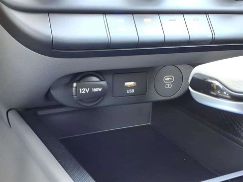 Certified 2024 Hyundai Elantra SE image 13
