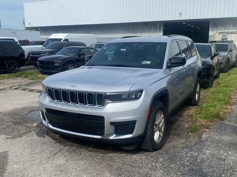 Used 2025 Jeep Grand Cherokee L Laredo AWD/4WD image 2