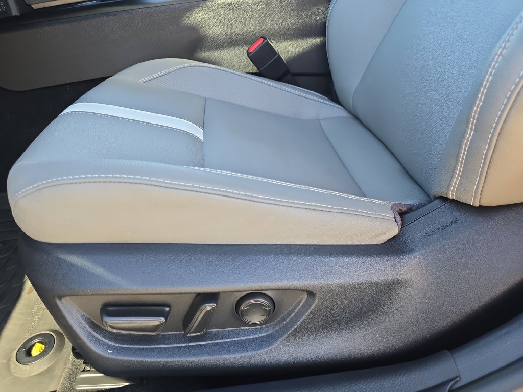 Certified 2025 Toyota Camry SE AWD/4WD image 33