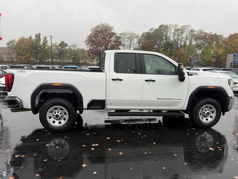 Used 2024 GMC Sierra 2500 Pro w/ Convenience Package image 9