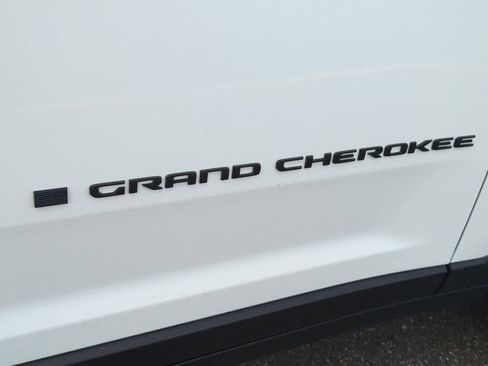 New 2026 Jeep Grand Cherokee Altitude AWD/4WD image 13