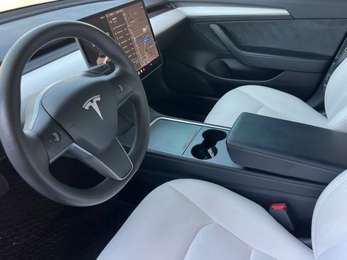 Used 2021 Tesla Model 3 Standard Range Plus RWD image 14