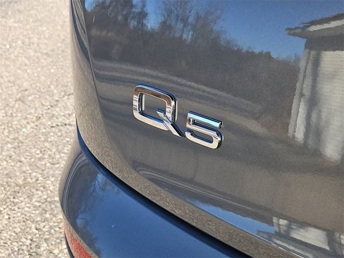 Certified 2025 Audi Q5 2.0T Premium Plus image 12