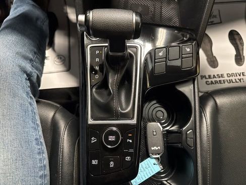 Used 2024 Kia Sportage EX image 11