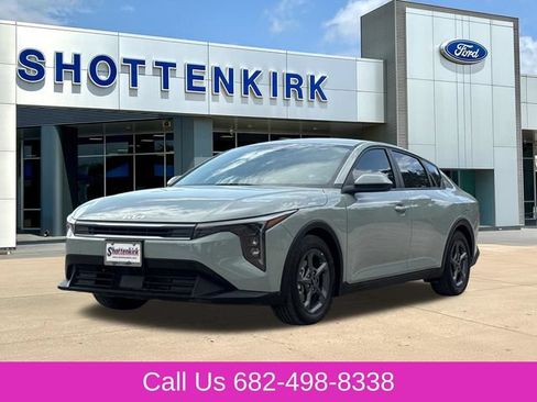 Used 2026 Kia K4 FWD image 3