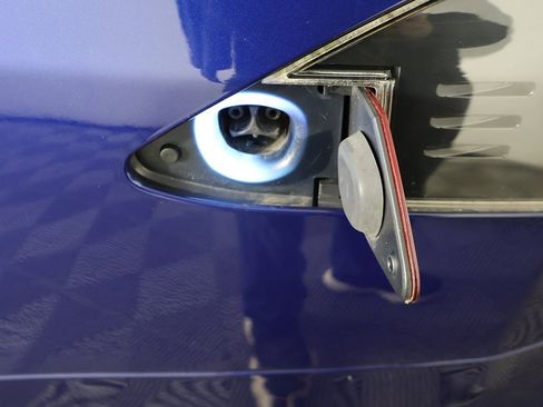 Used 2016 Tesla Model S 90D image 19