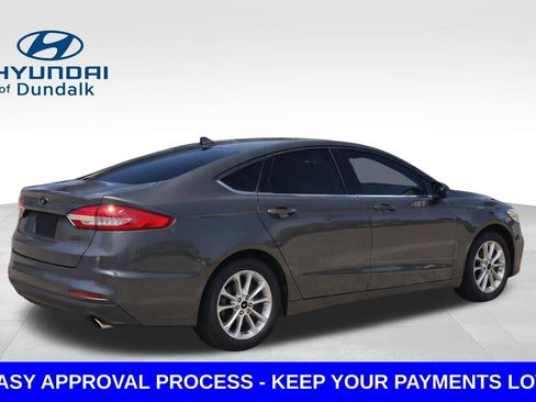 Used 2020 Ford Fusion SE FWD image 2