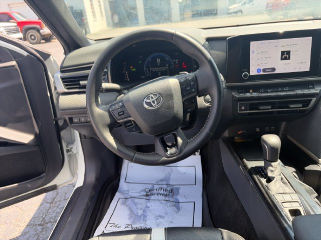 Used 2025 Toyota Camry SE w/ Convenience Package FWD image 13
