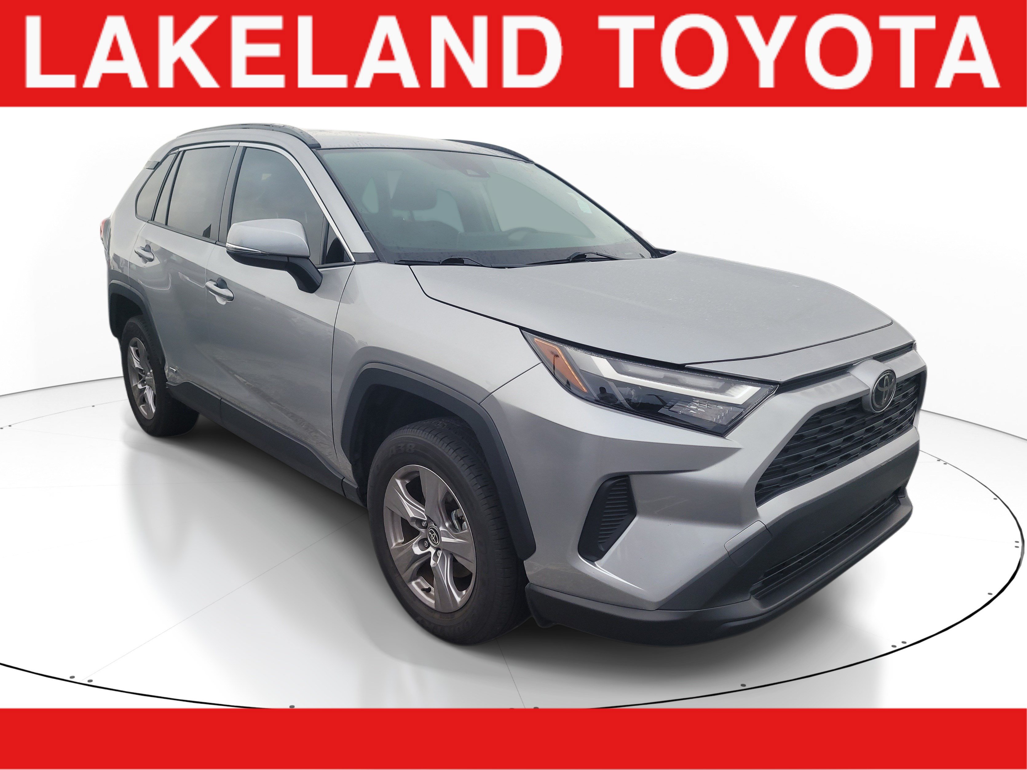 Used 2025 Toyota RAV4 XLE AWD/4WD image 1