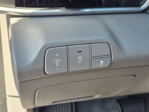 Used 2025 Hyundai Elantra SE FWD image 26