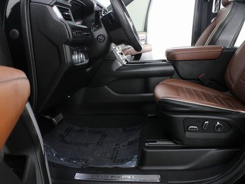 Used 2023 GMC Yukon Denali Ultimate image 19