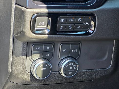 New 2026 GMC Yukon AT4 w/ AT4 Premium Package AWD/4WD image 34