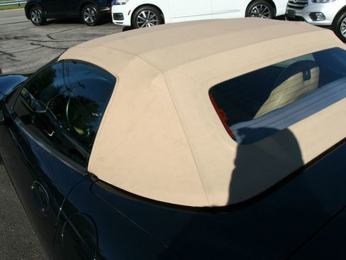 Used 2001 Chevrolet Corvette Convertible w/ Preferred Equipment Group2 image 26