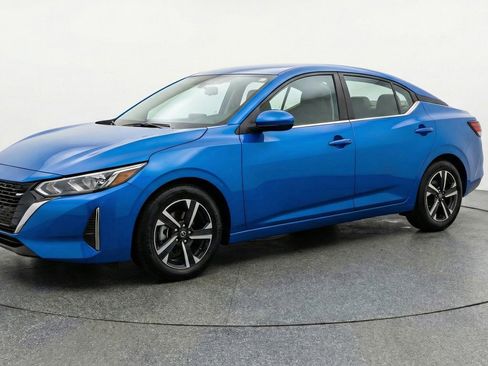 Used 2025 Nissan Sentra SV FWD image 3