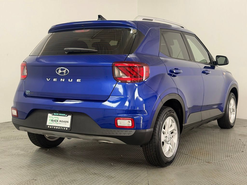 Used 2020 Hyundai Venue SEL FWD image 9