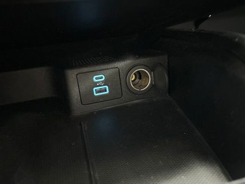 Used 2020 Ford Escape SE image 53